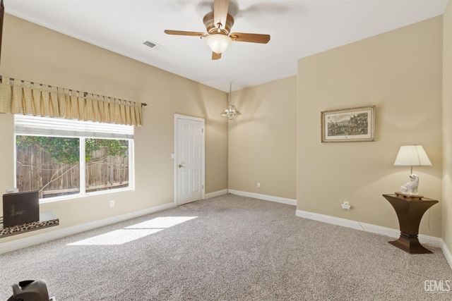 10612 Within Heights Drive, Bakersfield, CA 93311