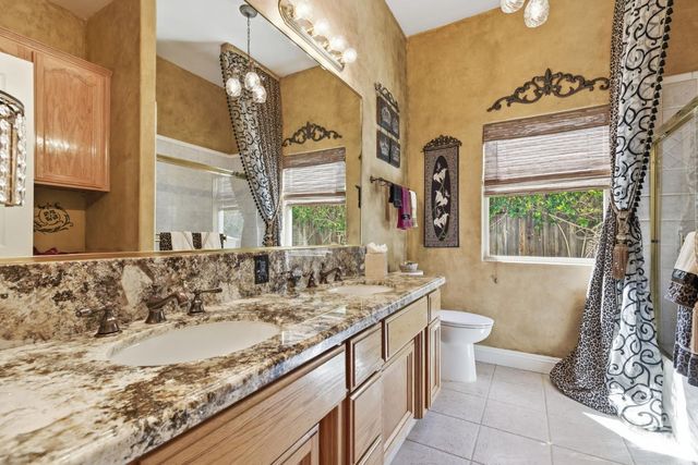 10612 Within Heights Drive, Bakersfield, CA 93311