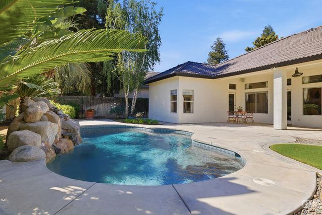 10612 Within Heights Drive, Bakersfield, CA 93311