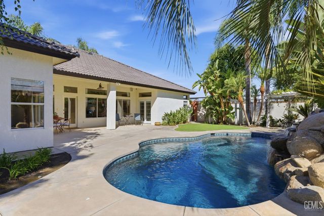 10612 Within Heights Drive, Bakersfield, CA 93311