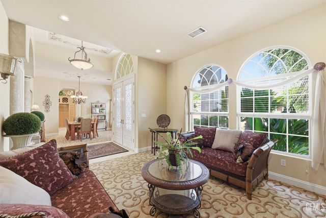 10612 Within Heights Drive, Bakersfield, CA 93311