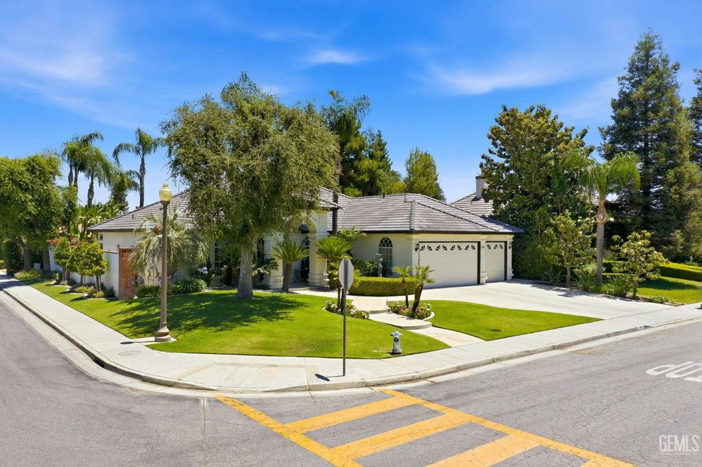 10612 Within Heights Drive, Bakersfield, CA 93311