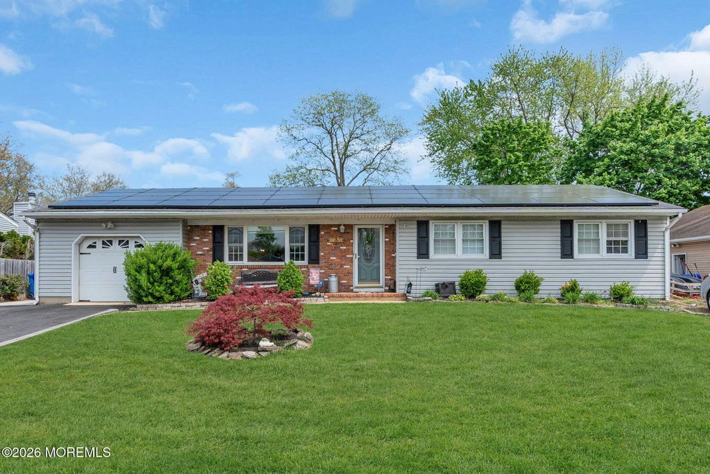 453 Lafayette Drive, Brick, NJ 08723