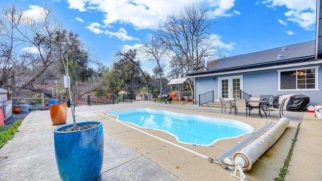12929 Hollow Dr, Sonora, CA 95370