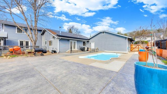 12929 Hollow Dr, Sonora, CA 95370