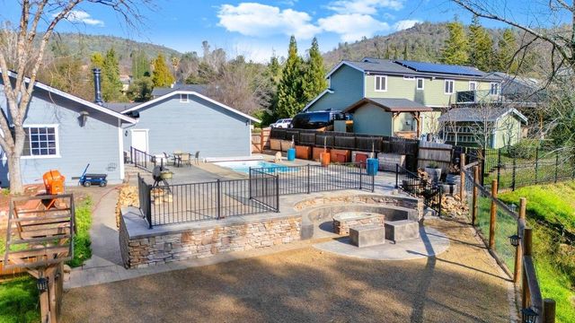 12929 Hollow Dr, Sonora, CA 95370