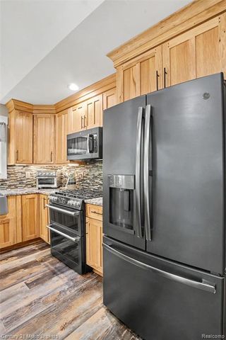 13275 Old Oaks Drive, Fenton, MI 48430