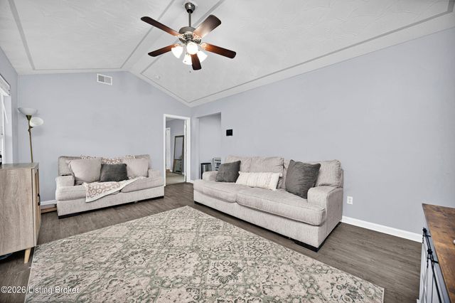 448 Hensley Rd, Shepherdsville, KY 40165