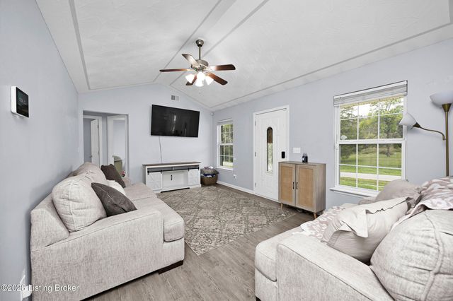 448 Hensley Rd, Shepherdsville, KY 40165