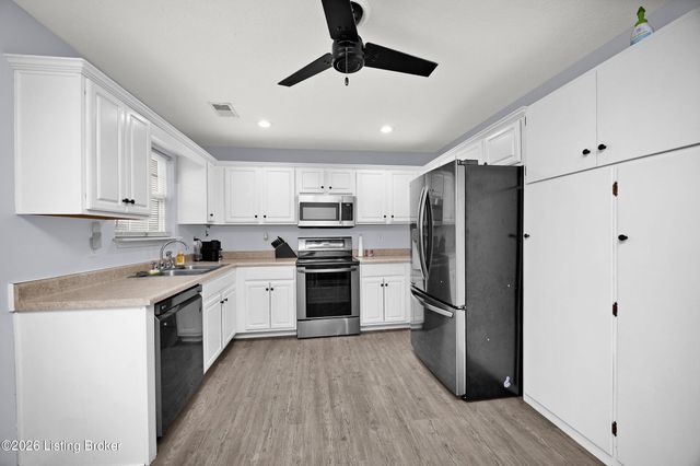 448 Hensley Rd, Shepherdsville, KY 40165