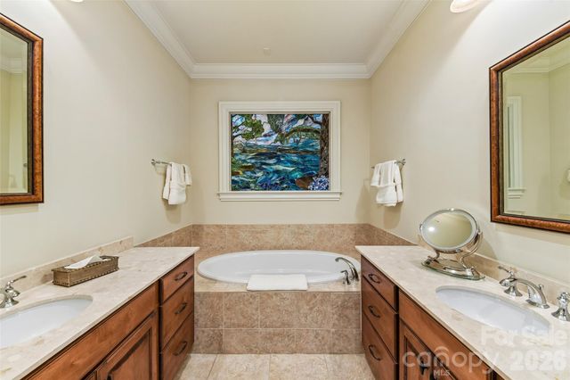 5208 Shepley Court, Charlotte, NC 28226
