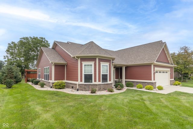 1992 S Sugar Gum Trail, Greenfield, IN 46140