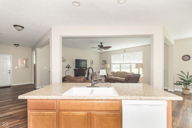1992 S Sugar Gum Trail, Greenfield, IN 46140