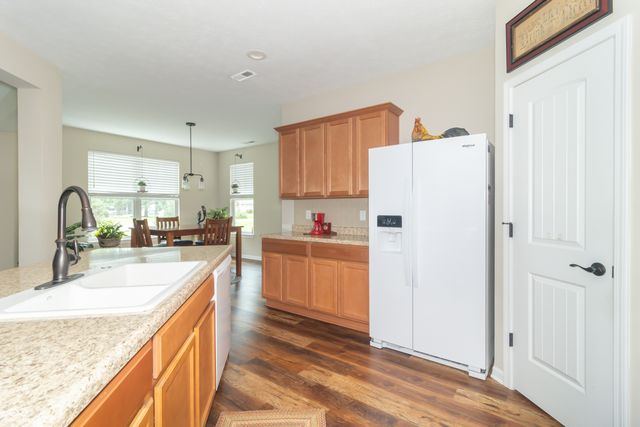 1992 S Sugar Gum Trail, Greenfield, IN 46140