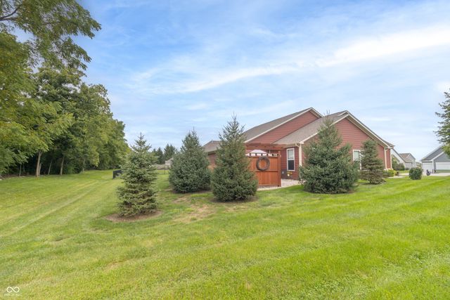 1992 S Sugar Gum Trail, Greenfield, IN 46140