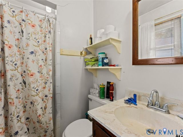 12106 Mathenay Dr, Chester, VA 23831