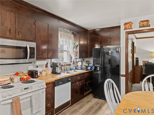 12106 Mathenay Dr, Chester, VA 23831