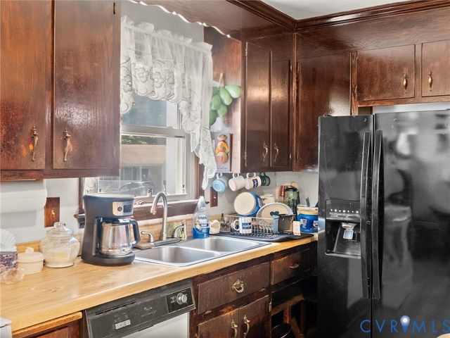 12106 Mathenay Dr, Chester, VA 23831