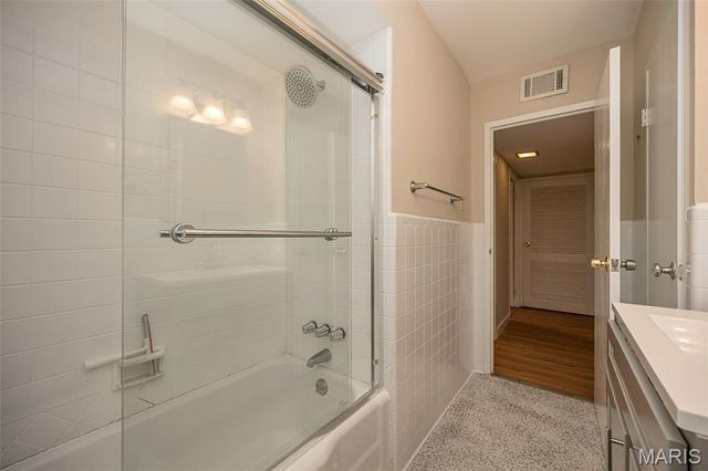 1 Delcrest Court 203, University City, MO 63124
