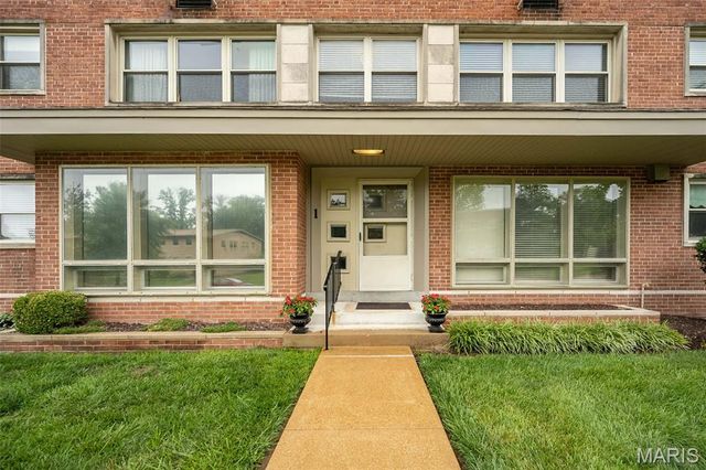 1 Delcrest Court 203, University City, MO 63124