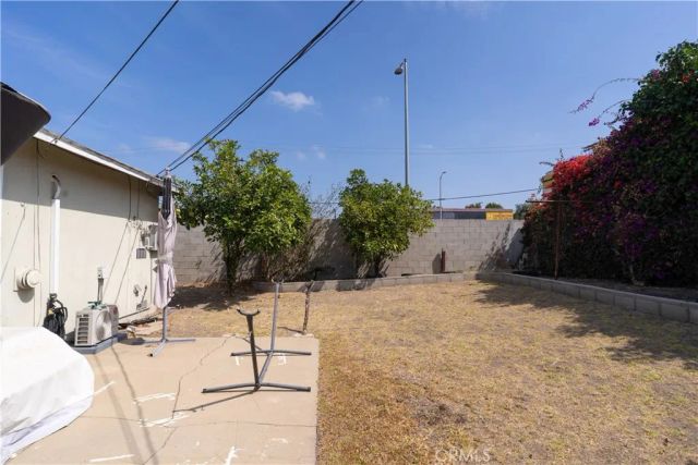 14300 S Ainsworth, Los Angeles, CA 90247