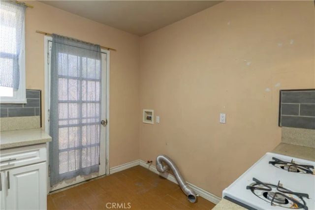 14300 S Ainsworth, Los Angeles, CA 90247