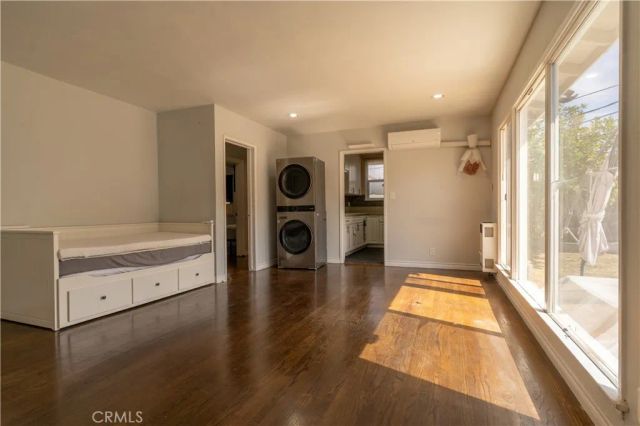 14300 S Ainsworth, Los Angeles, CA 90247