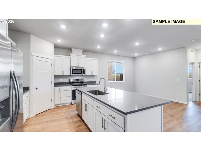 23783 Sw Pensacola Ter, Tualatin, OR 97062