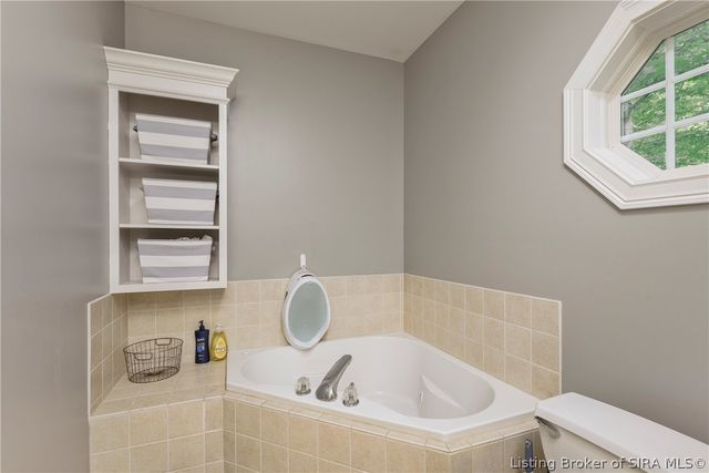 6172 Jacobs Ridge NE, Crandall, IN 47114
