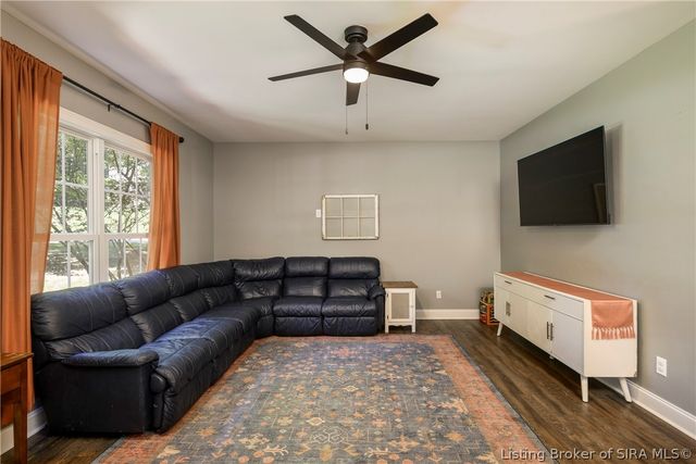 6172 Jacobs Ridge NE, Crandall, IN 47114