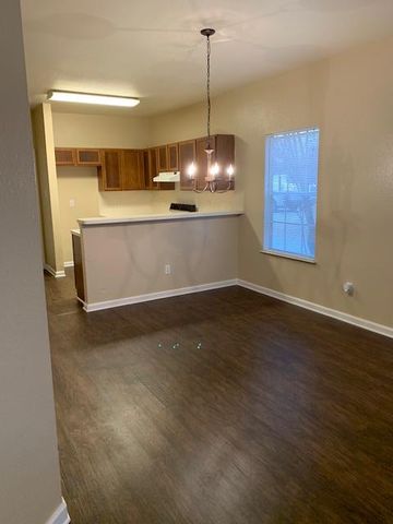 3003 WHISPER OAKS LN B, Georgetown, TX 78628