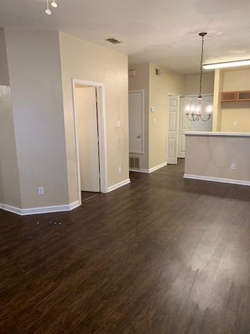 3003 WHISPER OAKS LN B, Georgetown, TX 78628