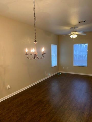 3003 WHISPER OAKS LN B, Georgetown, TX 78628