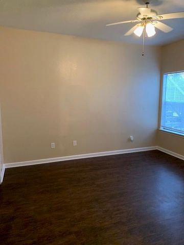 3003 WHISPER OAKS LN B, Georgetown, TX 78628