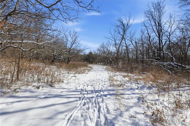 17115 E 215th Street, Peculiar, MO 64078