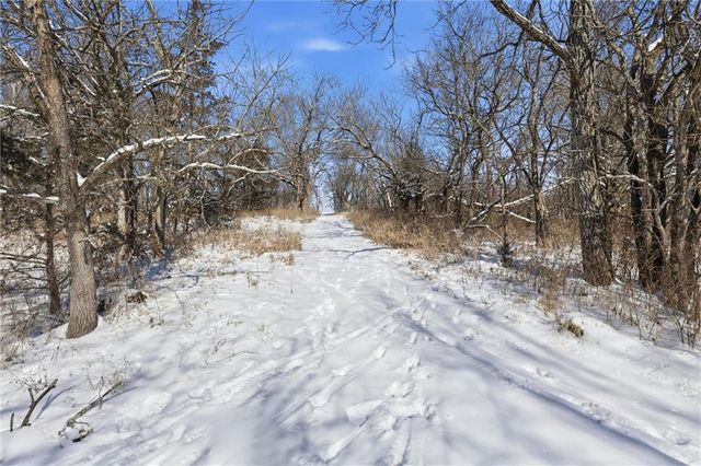 17115 E 215th Street, Peculiar, MO 64078