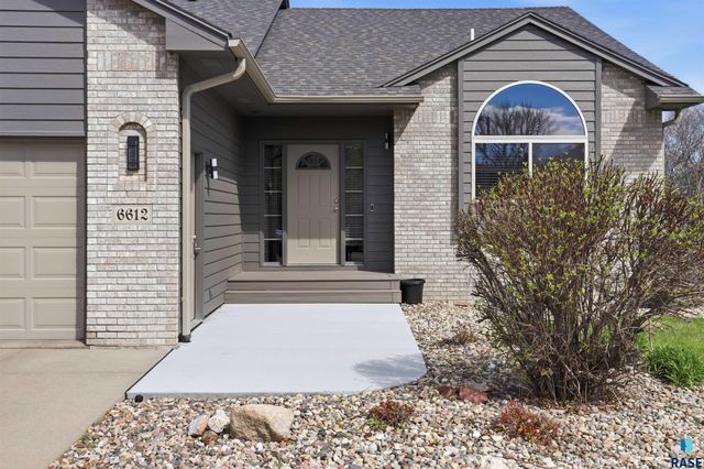6612 W Thatcher Dr Drive, Sioux Falls, SD 57106