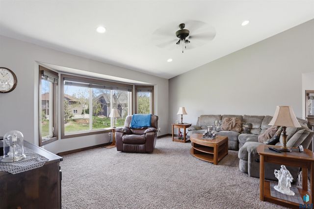 6612 W Thatcher Dr Drive, Sioux Falls, SD 57106