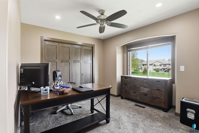 6612 W Thatcher Dr Drive, Sioux Falls, SD 57106