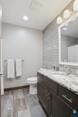 6612 W Thatcher Dr Drive, Sioux Falls, SD 57106