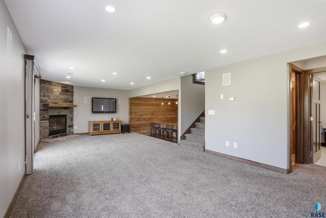 6612 W Thatcher Dr Drive, Sioux Falls, SD 57106