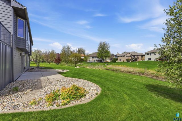 6612 W Thatcher Dr Drive, Sioux Falls, SD 57106