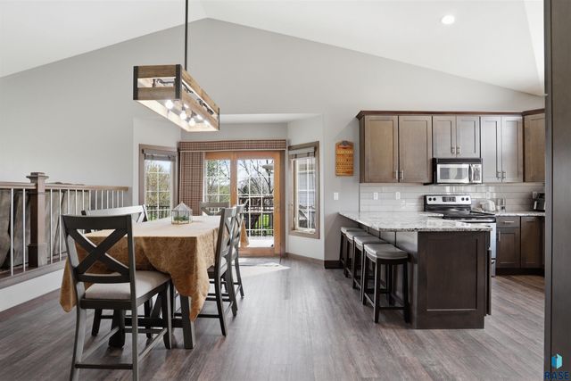 6612 W Thatcher Dr Drive, Sioux Falls, SD 57106