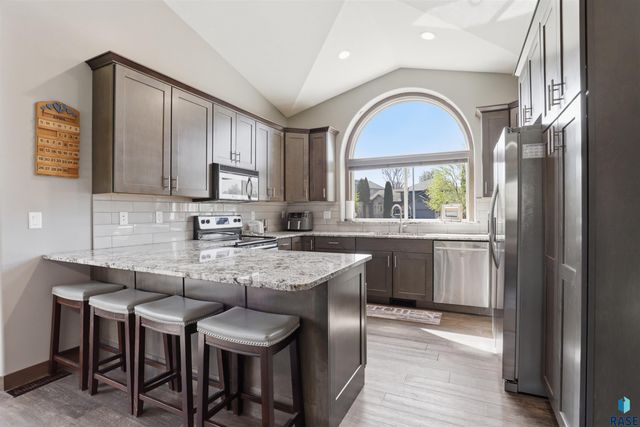 6612 W Thatcher Dr Drive, Sioux Falls, SD 57106