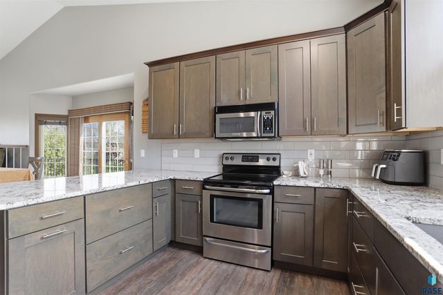 6612 W Thatcher Dr Drive, Sioux Falls, SD 57106
