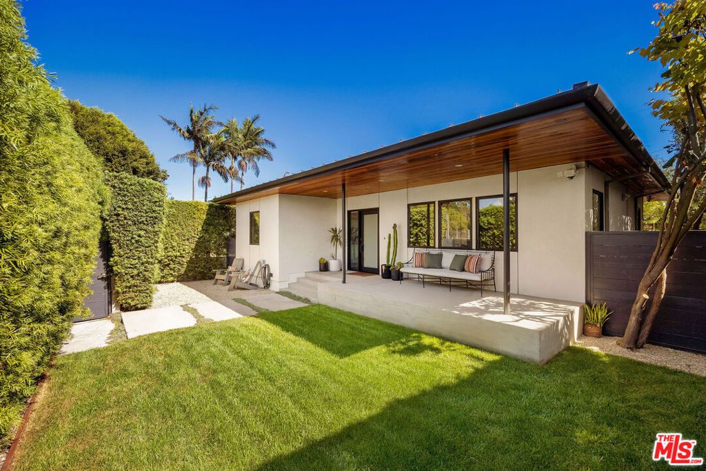 870 Rose Avenue, Venice, CA 90291 — photo 2