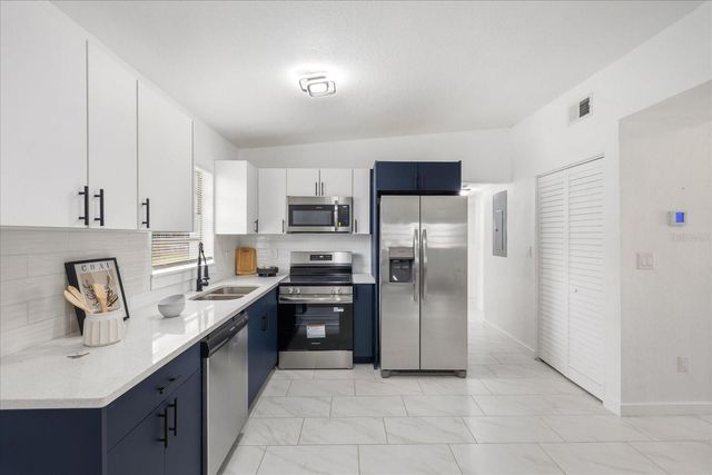 4922 S 82ND STREET, Tampa, FL 33619