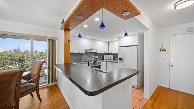 1700 SE 15TH Street 302, Fort Lauderdale, FL 33316