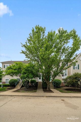 1096 Village Center Parkway 6, Aurora, IL 60506