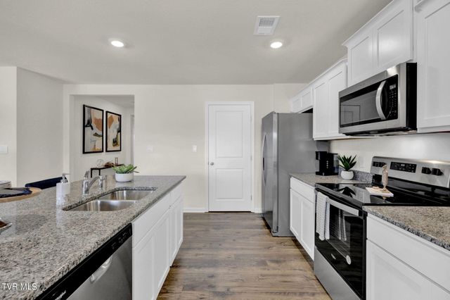 808 Pinhoti Street, Johnson City, TN 37604